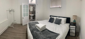 Beautiful 4 ensuite Bedroom, Free wifi, parking, Corporate, Contractors, Family relocation, CONTACT US FOR LONG TERM RATE, Ilford
